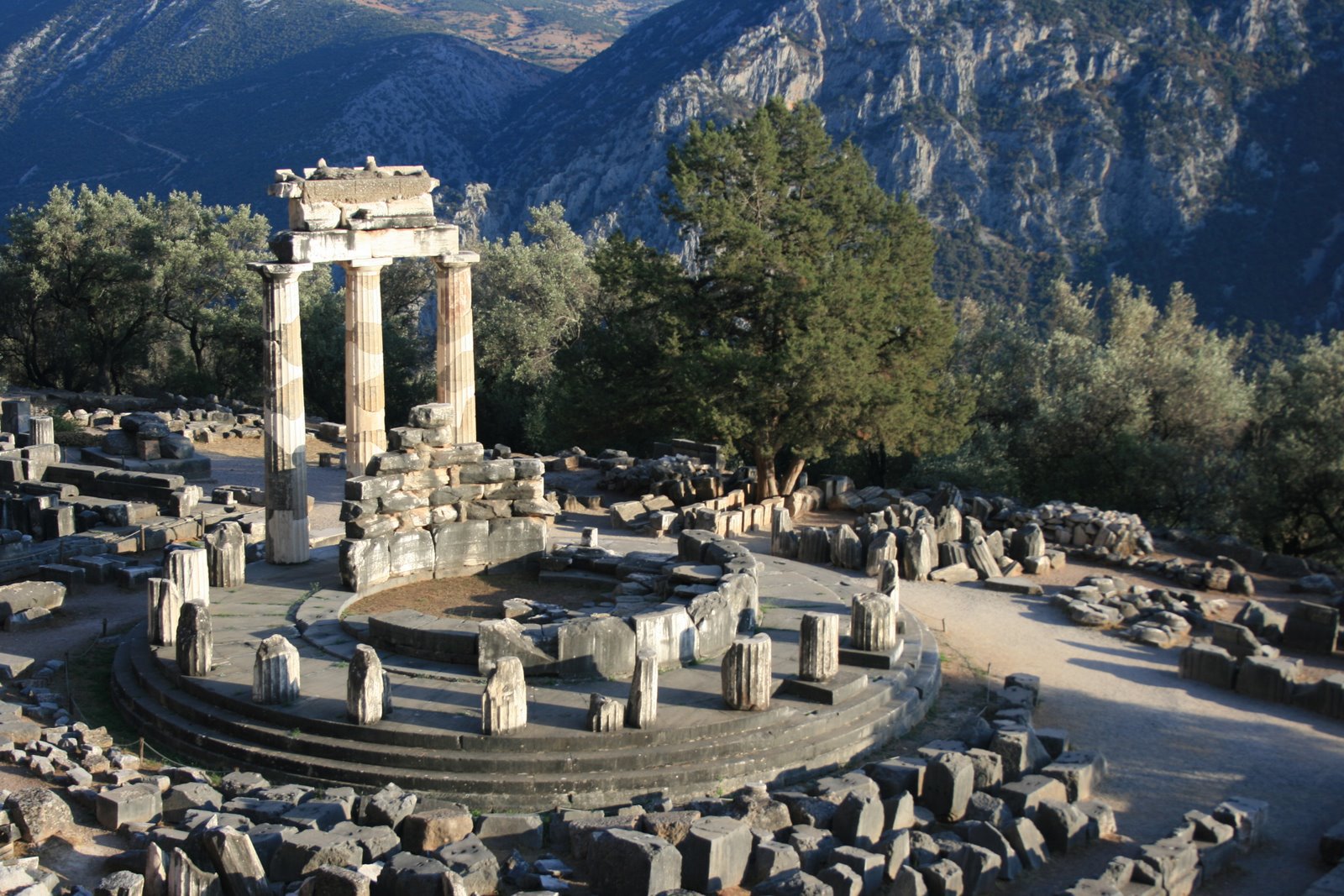 tempio_oracolo_delfi_frammentidarte_blog